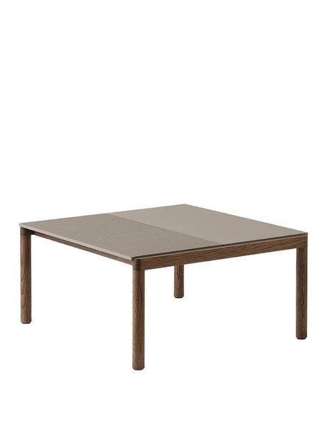 Couple Couchtisch, 80 x 84 cm von Muuto - Taupe - Dunkel geölte Eiche / Wavy - Jacobsen Plus