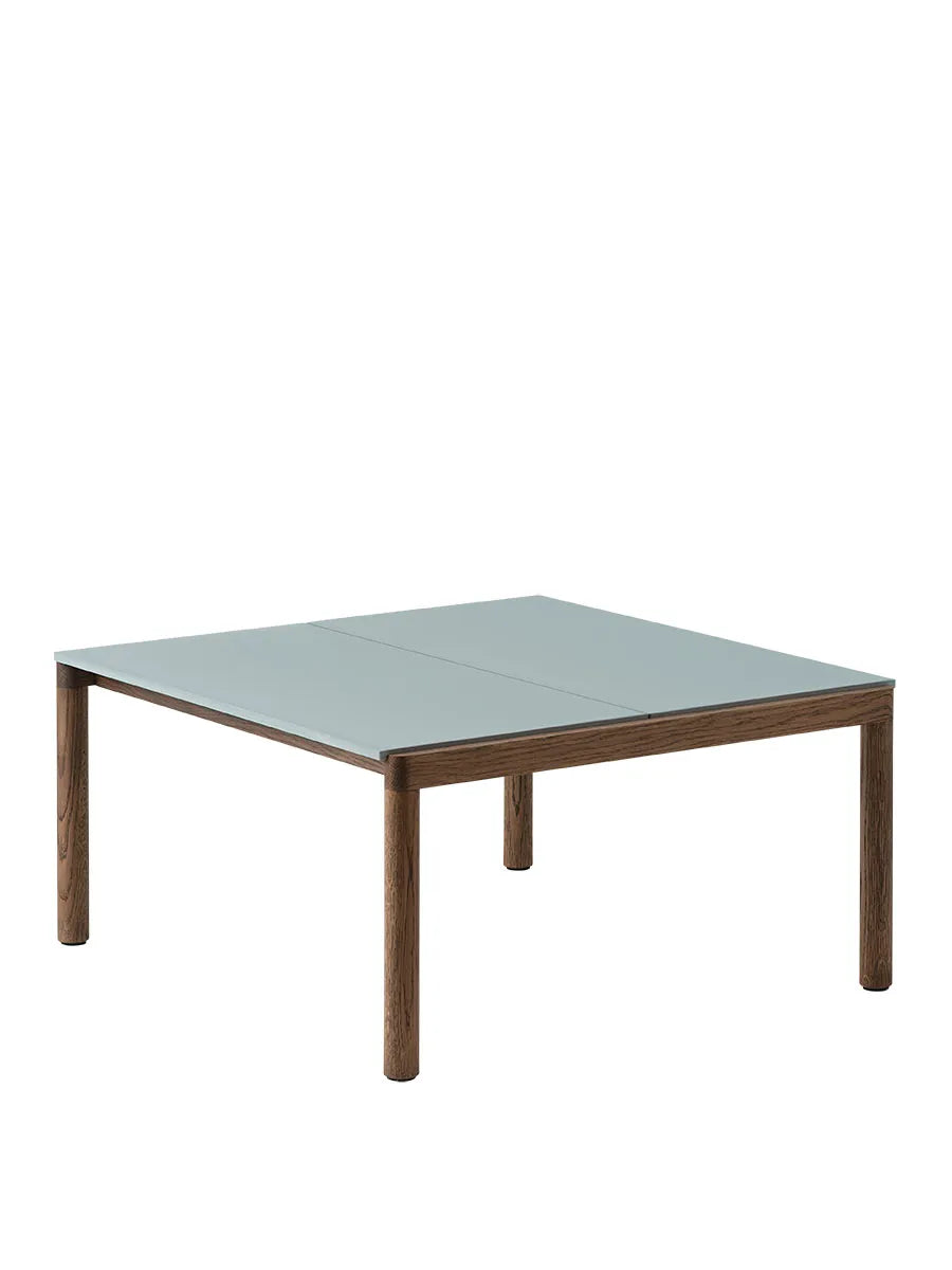 Couple Coffee Table, 80 x 84 cm fra Muuto - Pale Blue - Dark Oiled Oak / Plain - Jacobsen Plus