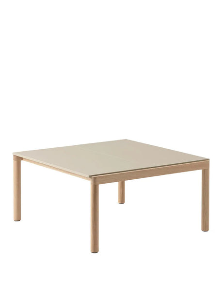 Couple Couchtisch, 80 x 84 cm von Muuto - Sand - Eiche / Plain - Jacobsen Plus