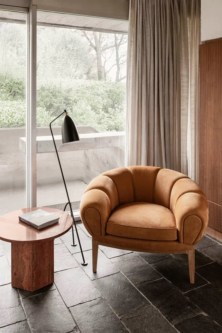 Croissant Lounge Chair, fabric fra GUBI - 3 - Jacobsen Plus