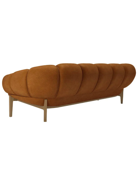 Croissant Sofa 3-Sitzer, Leder von GUBI - Preisklasse 3 / Massives geöltes Eichenholz - Jacobsen Plus
