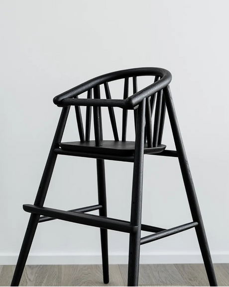 Saga Hochstuhl, schwarz lackierte Eiche von Oaklings - 5 - Jacobsen Plus