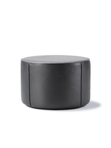 Mono Pouf Ø55 fra Fredericia Furniture - Leather Omni Black 301 - Jacobsen Plus
