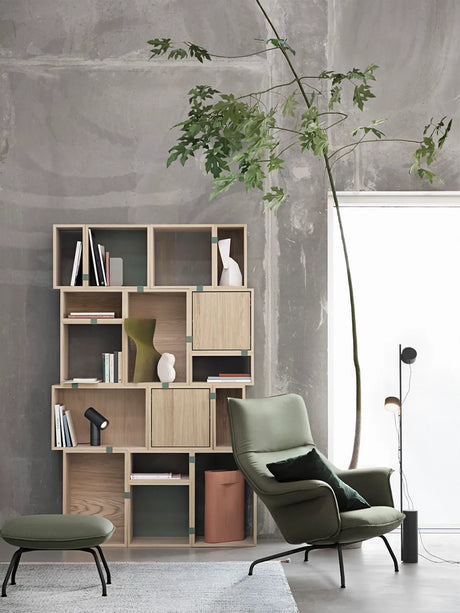 Doze Lounge Chair inkl. Fußhocker, black refine leather fra Muuto - 3 - Jacobsen Plus