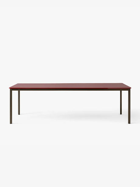 Drip Tisch von &Tradition - L: 251-300 x B: 100 x H: 74 cm / Schwarzes Aluminium / Burgundy Forbo Linoleum - Jacobsen Plus