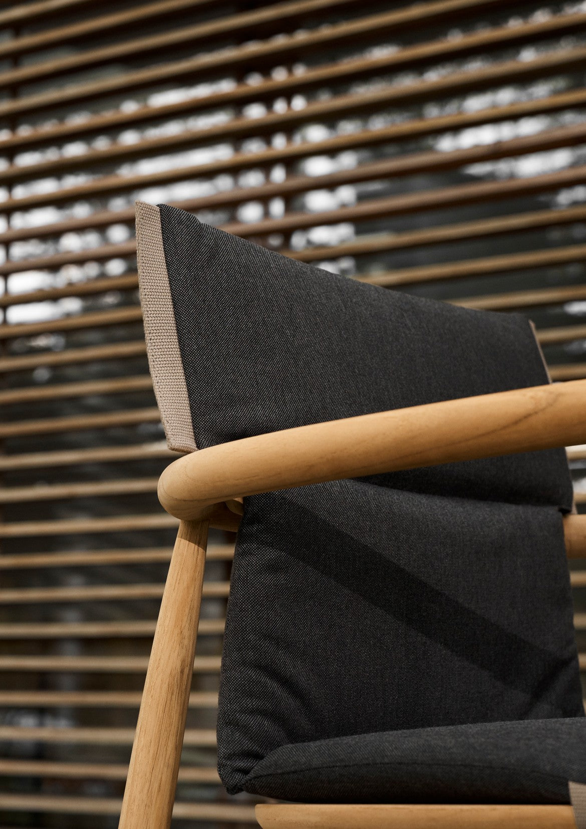 CU E008 Kissen für Embrace Gartenstuhl von Carl Hansen & Søn - Panama Hollin 1779 - Jacobsen Plus