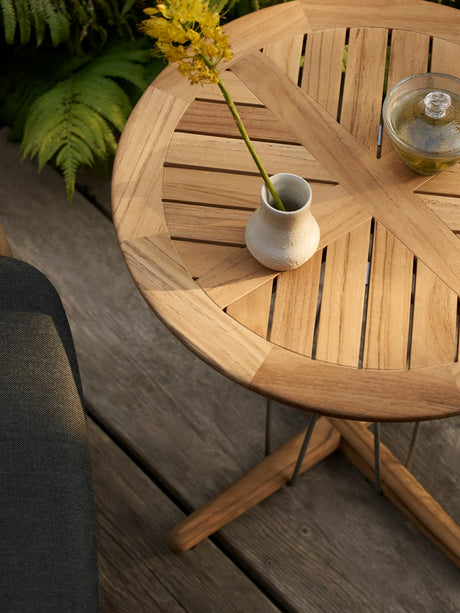 E023 Embrace Outdoor-Beistelltisch, Ø48 von Carl Hansen & Søn - 3 - Jacobsen Plus