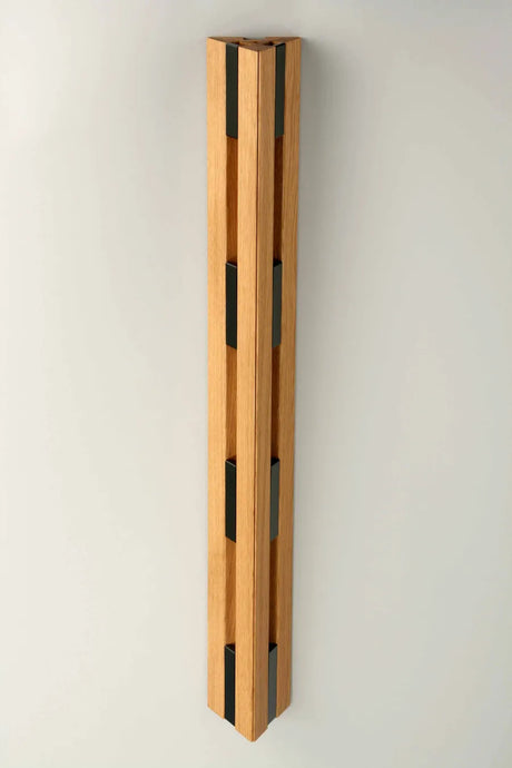 KNAX Wächtehalter von LoCa - Eiche geölt / Schwarze Haken - Jacobsen Plus