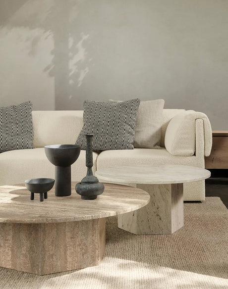 Epic Coffee Table Ø110 cm, Travertin von GUBI - 2 - Jacobsen Plus
