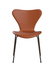 3107 Stuhl, vollgepolstert Essential Leder Walnuss/brown Bronze Gestell von Arne Jacobsen