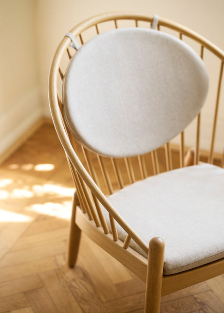 FDB Møbler - J166 Jørna Sessel von Poul M. Volther - Lackiert Eiche - Beige (Textil) - Jacobsen Plus
