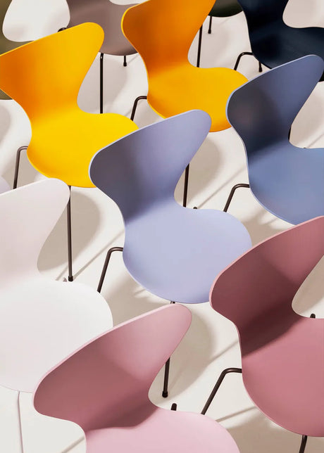 3107 Serie 7 Stuhl in farbiger Esche von Arne Jacobsen - 2 - Jacobsen Plus