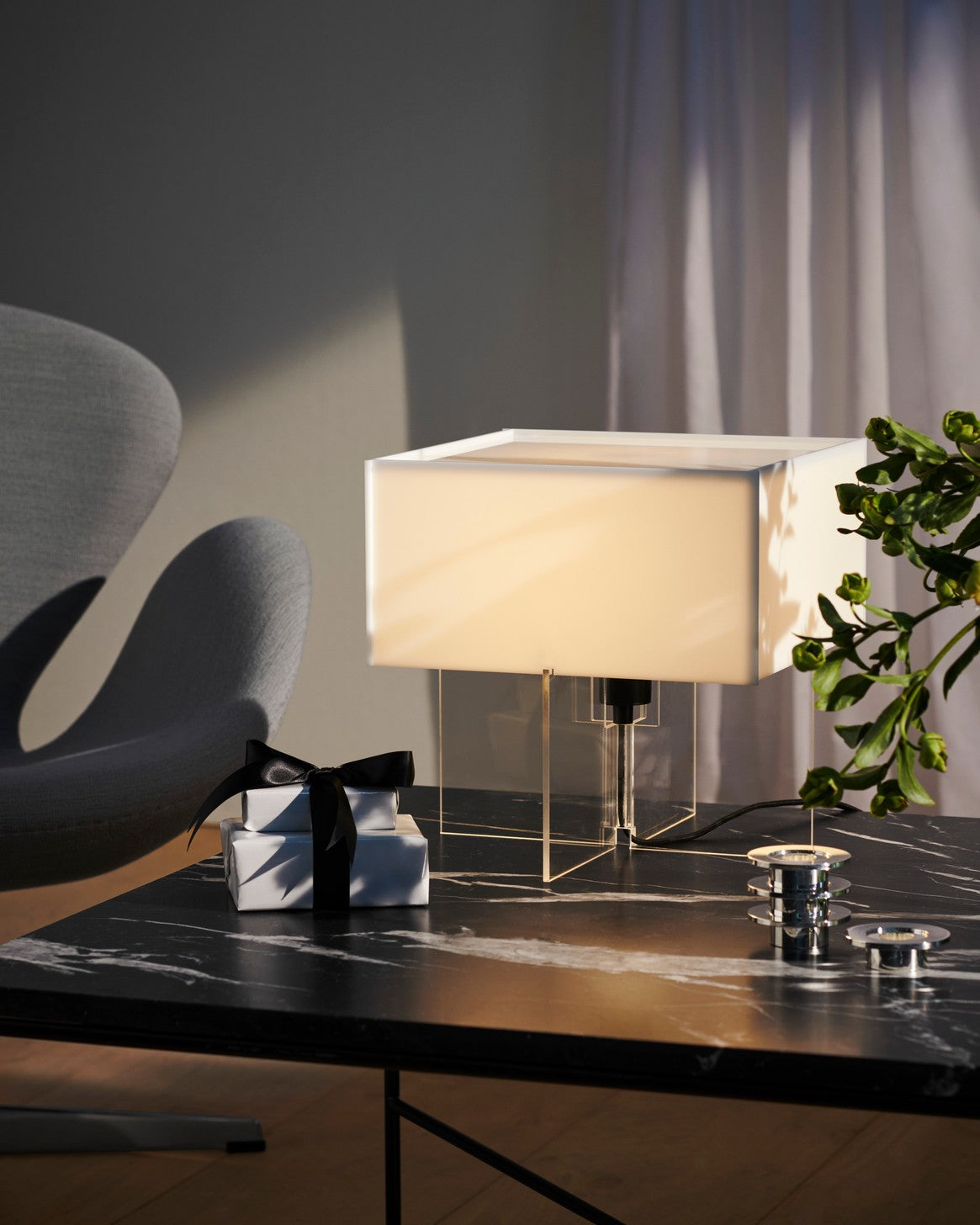 Planner Sofabord 80x80 von Fritz Hansen - 1 - Jacobsen Plus