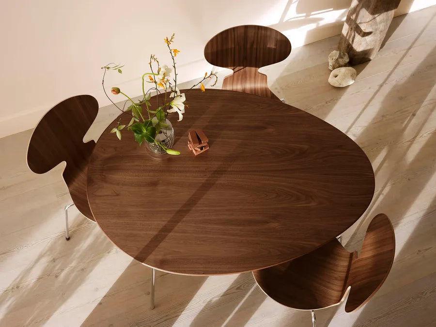 Æggebordet af Arne Jacobsen