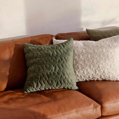 Vertigo Kissen 50x50 in Sand von Arne Jacobsen - 3 - Jacobsen Plus