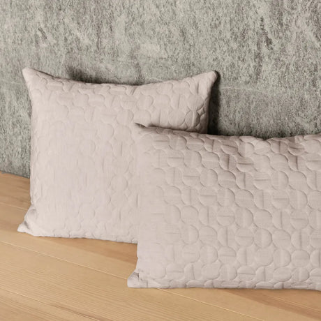 Vertigo Kissen 60x40 in Sand von Arne Jacobsen - 3 - Jacobsen Plus