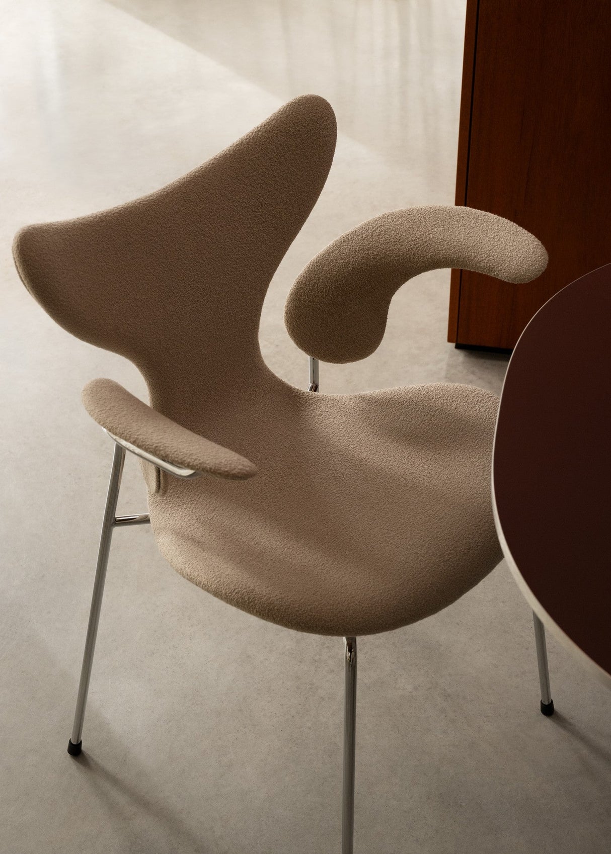 3208 Liljen mit Armlehnen von Arne Jacobsen - 2 - Jacobsen Plus