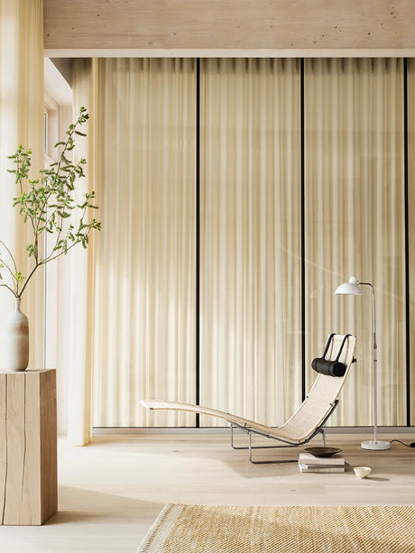 PK24 Lounge-Sessel von Poul Kjærholm - Peddigrohr / Nackenkissen - Aura Leder (Schwarz) - Jacobsen Plus