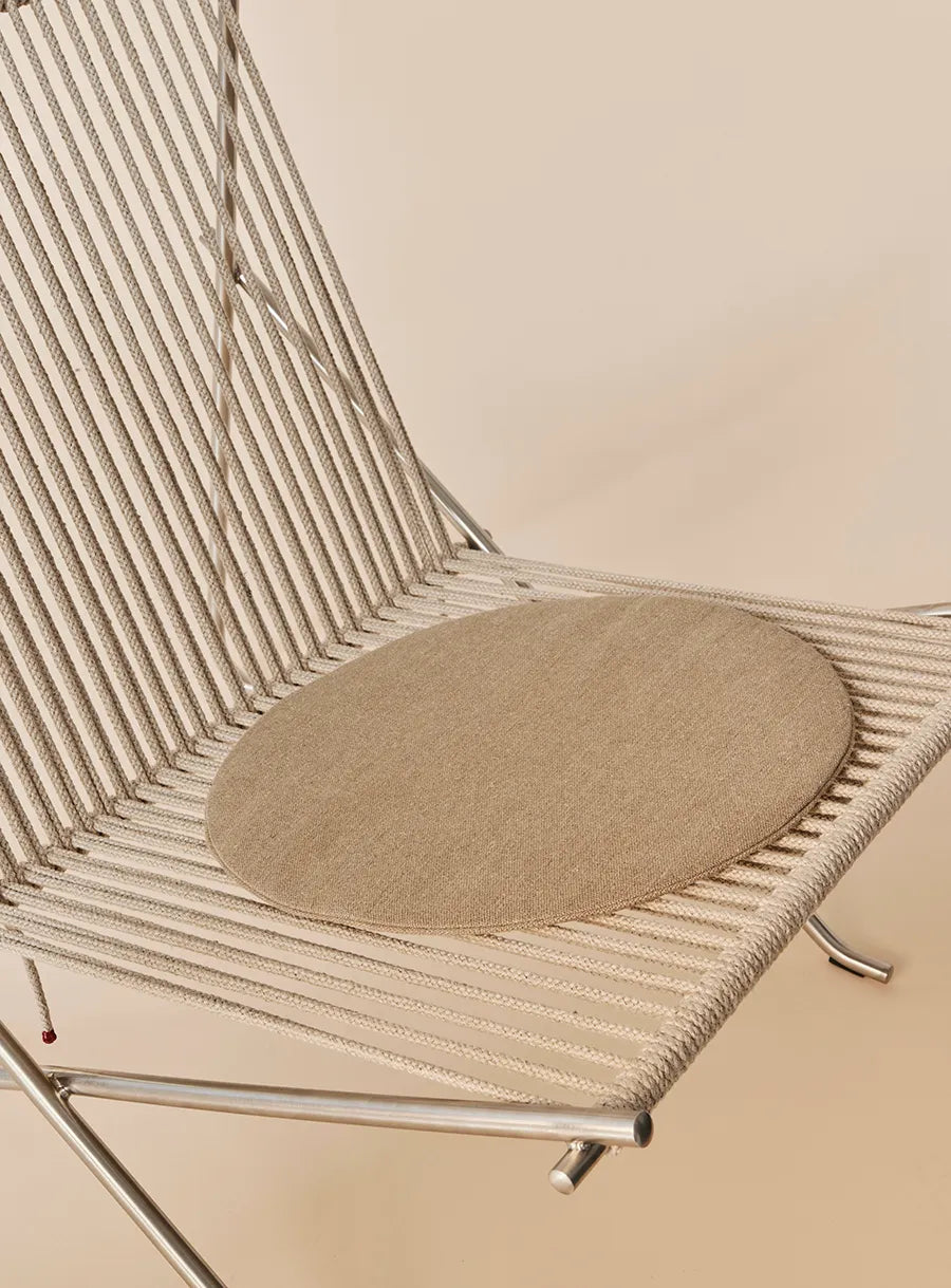 PK4 Lounge-Sessel in Natur, Schwarz Gestell von Poul Kjærholm