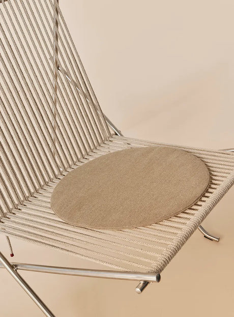 PK4 Lounge-Sessel in Natur, Schwarz Gestell von Poul Kjærholm - Ohne Kissen - Jacobsen Plus