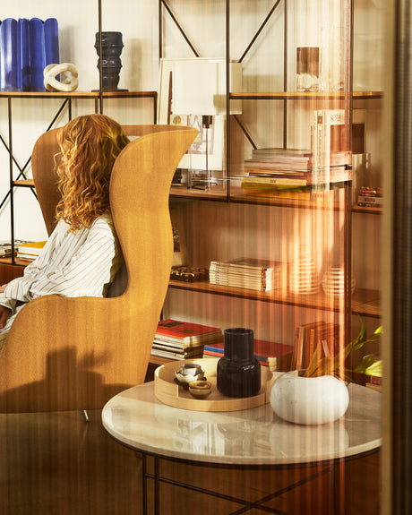 Planner Couchtisch Ø80 von Fritz Hansen - Holzkohle - Jacobsen Plus