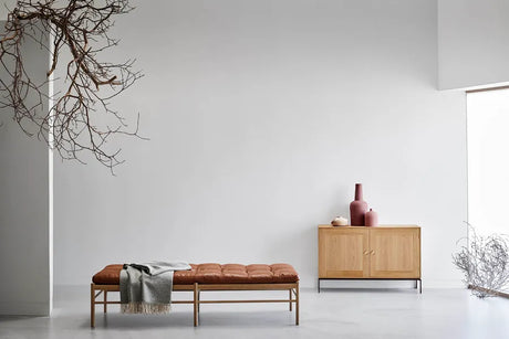 FK63 Kabinett mit Beinen von Carl Hansen & Søn - Tiefe: 36 cm / Eiche geölt - Jacobsen Plus