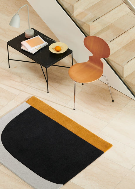 3100 Ant Chair mit 3 Beinen, schwarzem Gestell von Arne Jacobsen - 1 - Jacobsen Plus