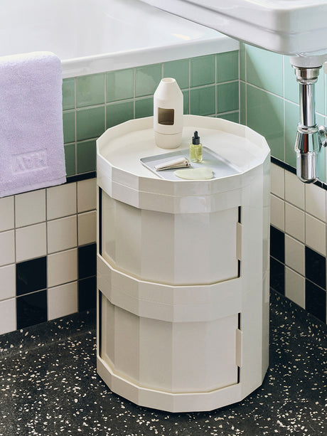 Facet Cabinet 20 von HAY - Eggshell - Jacobsen Plus