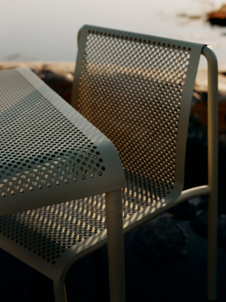 Dapple Gartentisch, 80x80 von Ferm Living - Kaschmir - Jacobsen Plus