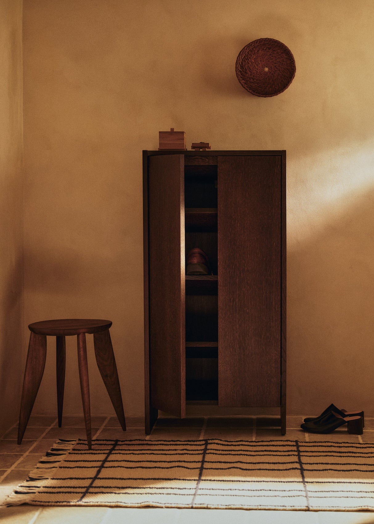 Parcel Hallway entréskab, høj fra Ferm Living - 1 - Jacobsen Plus