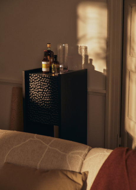 Scarni Pedestal Cabinet, Dunkel gebeizte Esche von Ferm Living - 2 - Jacobsen Plus