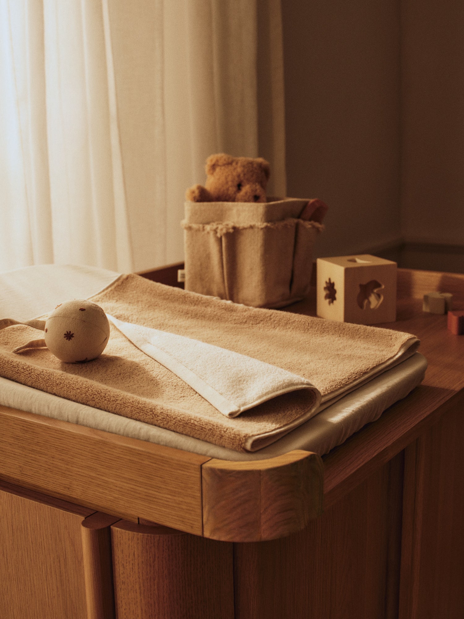 Tilu kommode, lakeret eg fra Ferm Living