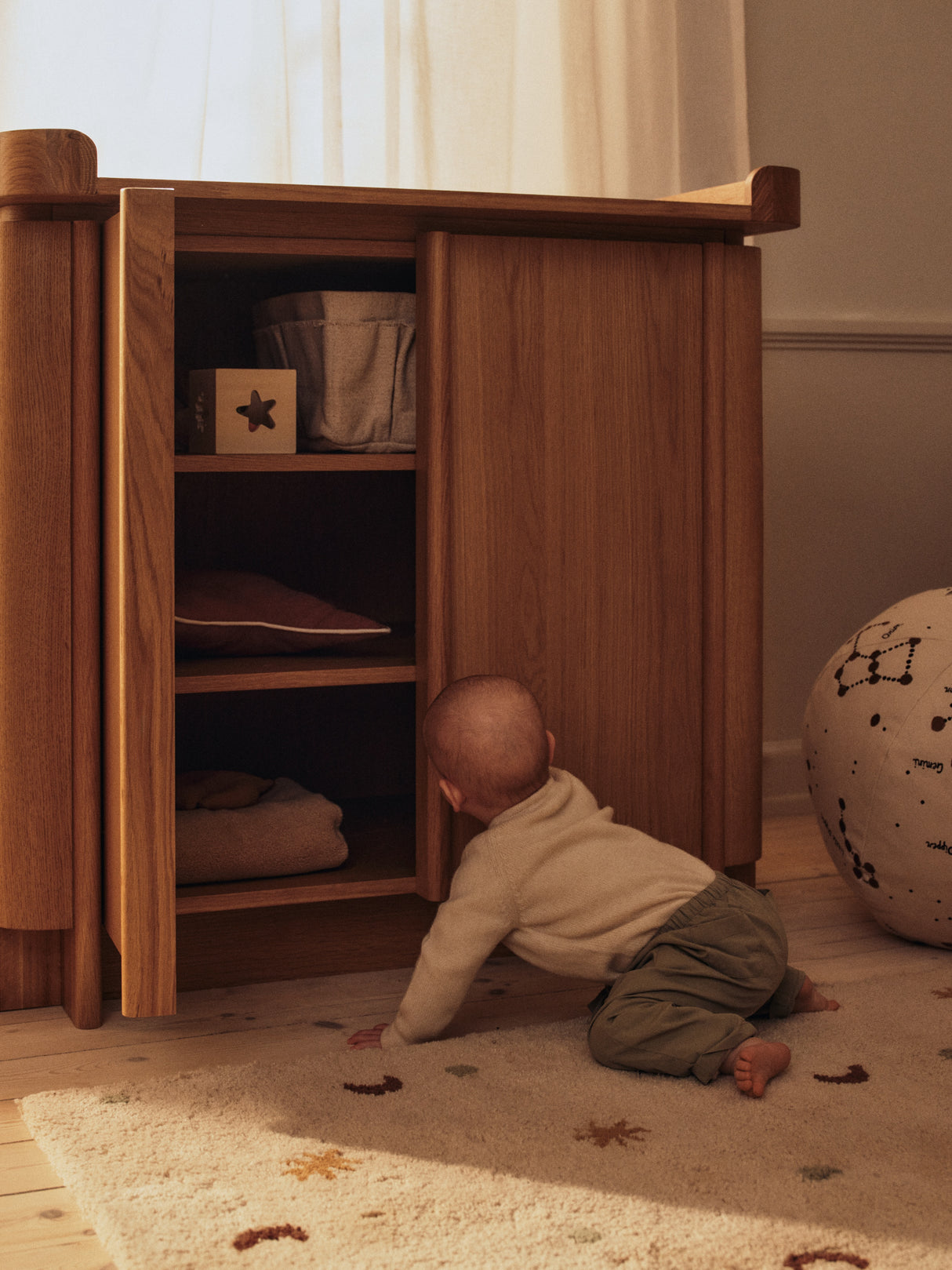 Tilu kommode, lakeret eg fra Ferm Living - 3 - Jacobsen Plus