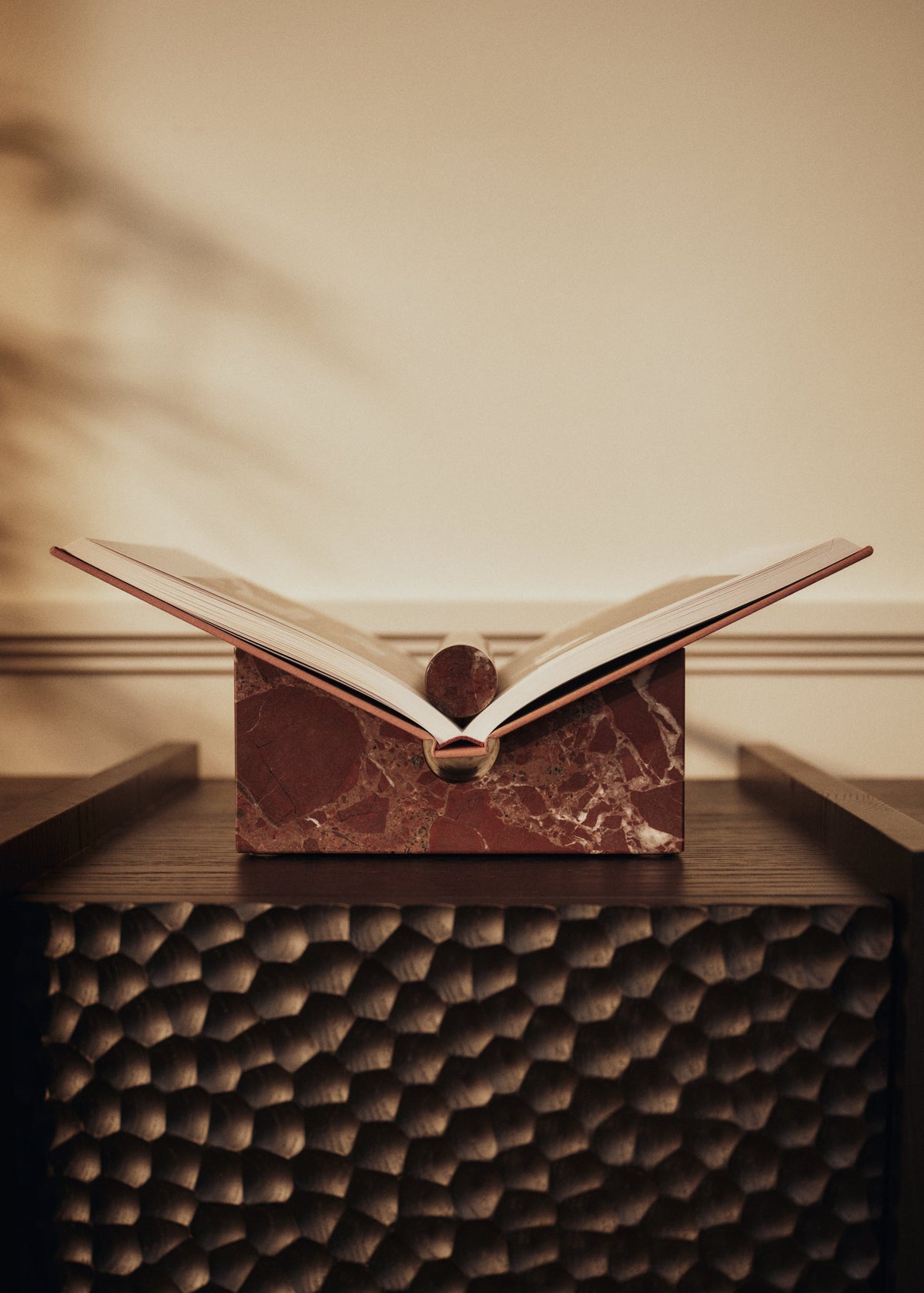 FermLiving Tvara Buchständer - 1 - Jacobsen Plus