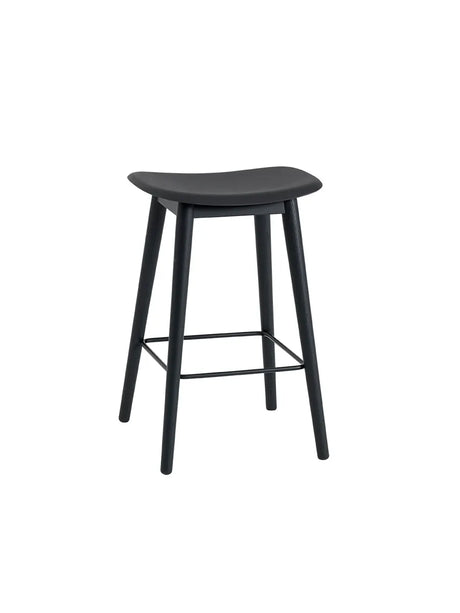 Fiber Bar Stool Wood von Muuto - Klein / Schwarz - Schwarz - Jacobsen Plus