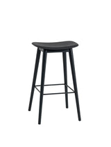 Fiber Bar Stool Wood fra Muuto - Stor / Black- black - Jacobsen Plus