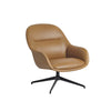 Fiber Lounge Armchair, Refine cognac læder, anthracite swivel base fra Muuto