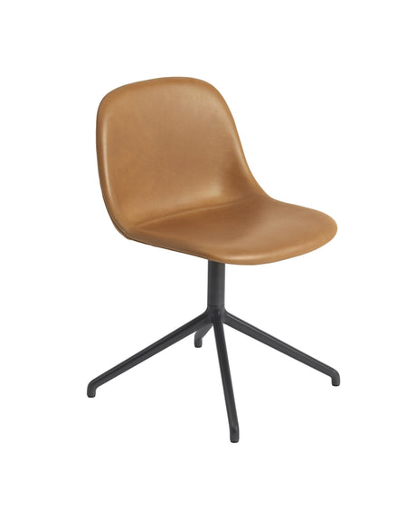 Fiber Side Chair, Leder, Swivel Base von Muuto - 1 - Jacobsen Plus