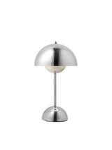 Flowerpot VP9 portable bordlampe af Verner Panton - Chrome-Plated - Jacobsen Plus