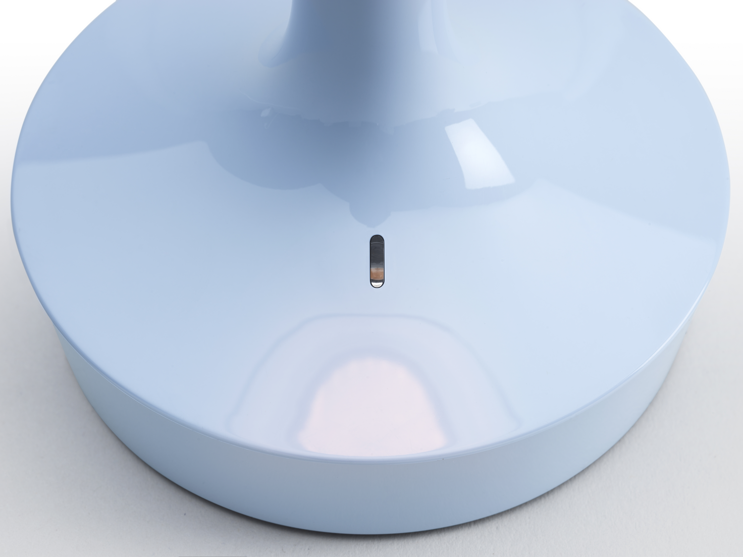 Bon Jour Unplugged – portable bordlampe fra FLOS