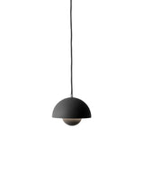 Flowerpot VP10 Pendel af Verner Panton - Matt black - Jacobsen Plus