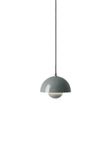 Flowerpot VP10 Pendel af Verner Panton - Stone blue - Jacobsen Plus