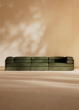 Elogio Sofa, 4-seater fra GUBI - 1 - Jacobsen Plus