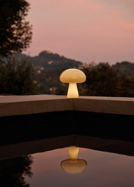 Obello Portable Tischleuchte von GUBI - 1 - Jacobsen Plus