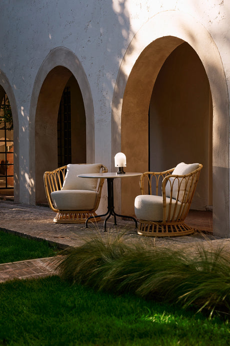 Grace Outdoor Lounge Chair von GUBI - Alabasterweiß - Jacobsen Plus