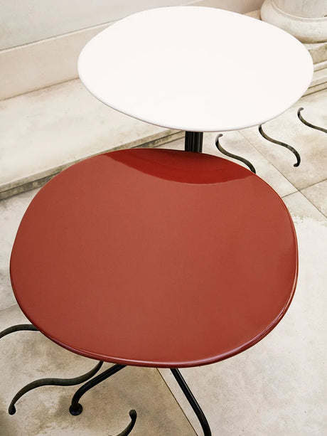 Carmel Bistro Lounge Table von GUBI - Clam White - Jacobsen Plus