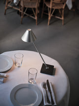 Santa & Cole - Gira Mini, portable bordlampe - 2 - Jacobsen Plus