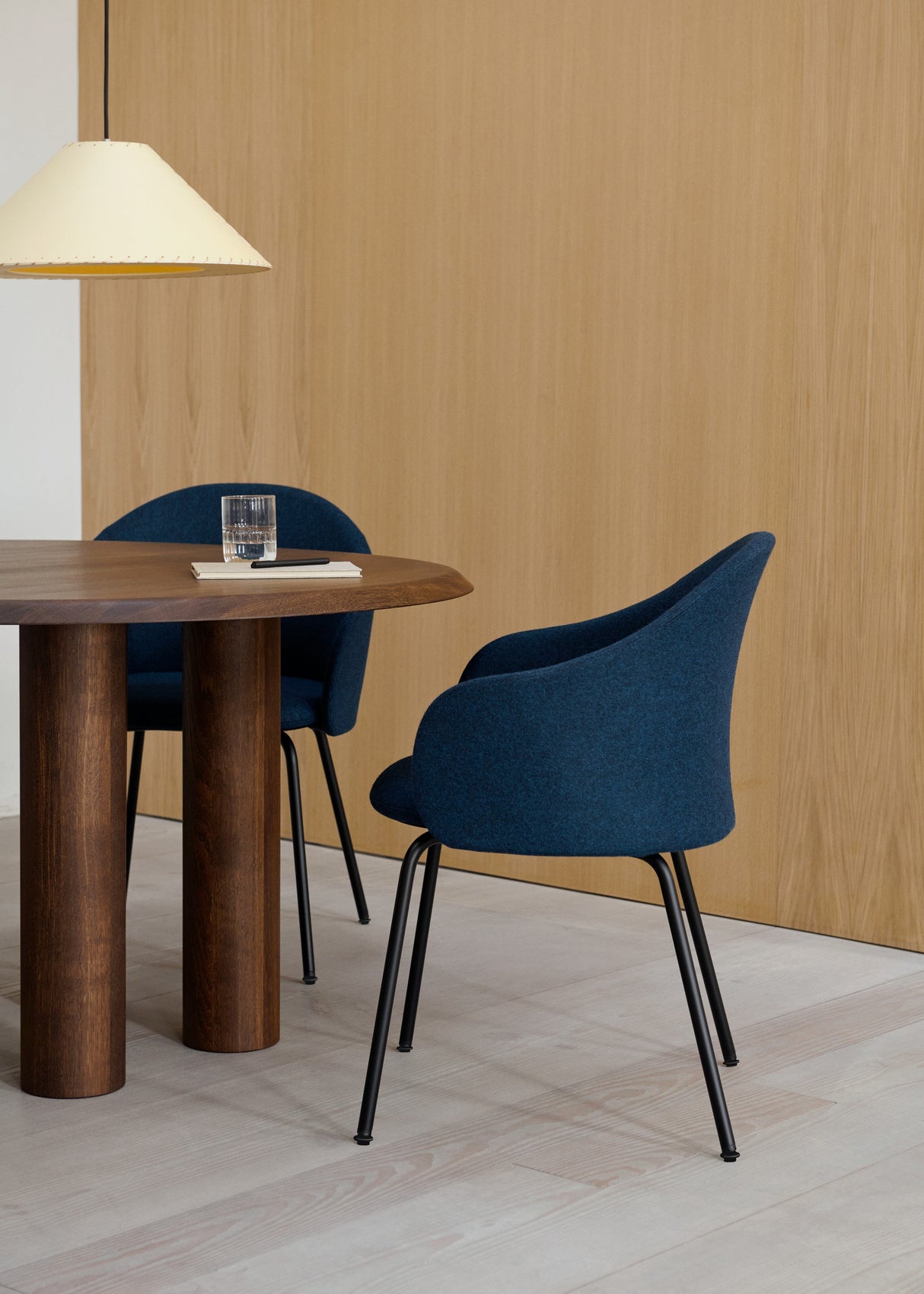 Islets Esstisch, Eiche geräuchert geölt von Fredericia Furniture - 2 - Jacobsen Plus