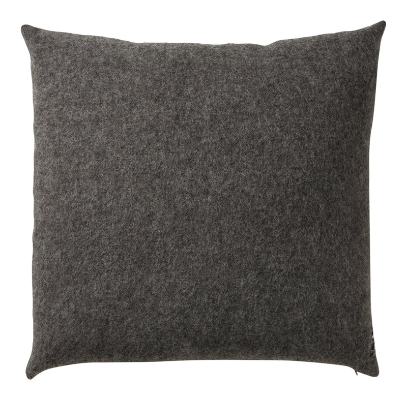Gotland Kissen, 50x50 cm von Silkeborg Uldspinderi - Dark Nordic Grey - Jacobsen Plus