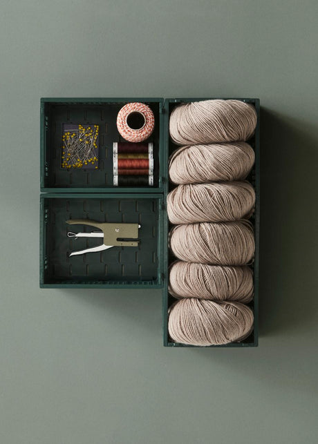 Colour Crate Mini Oblong, Dark green fra Hay - 2 - Jacobsen Plus